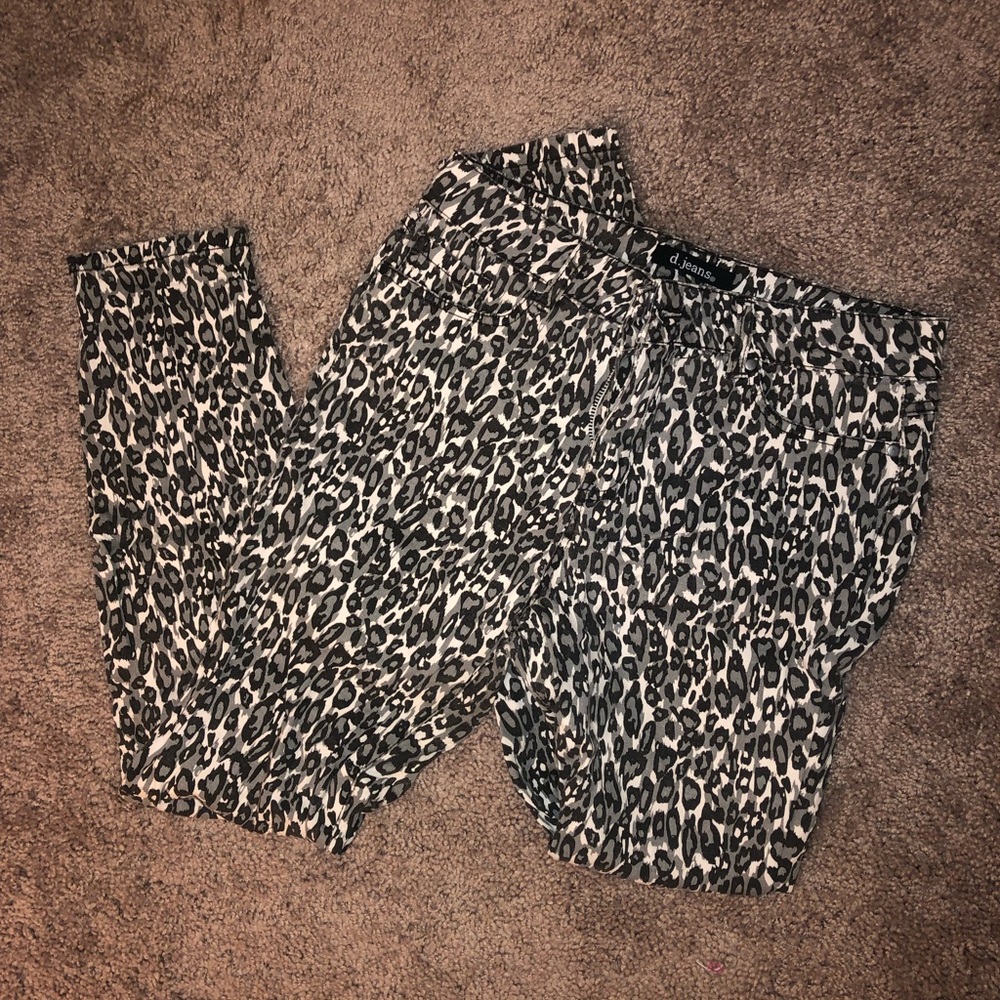D. Jeans Leopard Ankle Skinny Jean